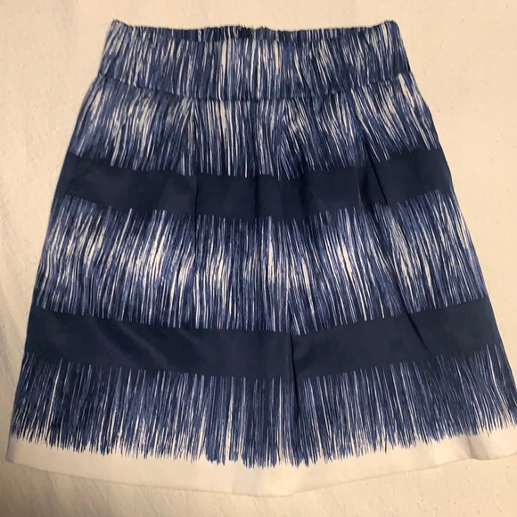 Banana Republic Blue and white silk skirt - Picture 1 of 1